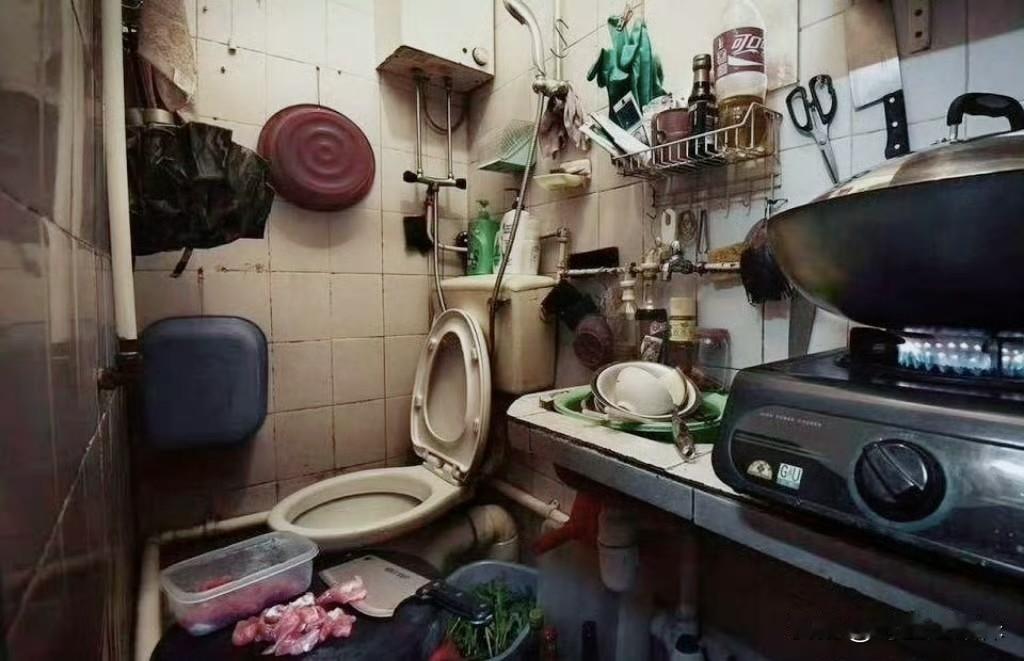 香港鸽子笼的厨房，逼仄到令人窒息