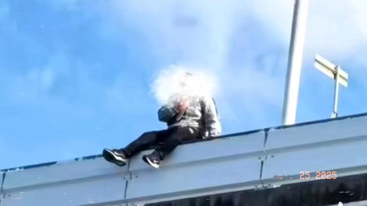 突发！20多岁我国公民在日本机场身亡，同行还有母亲！国家早有警告…
 
悲痛消息