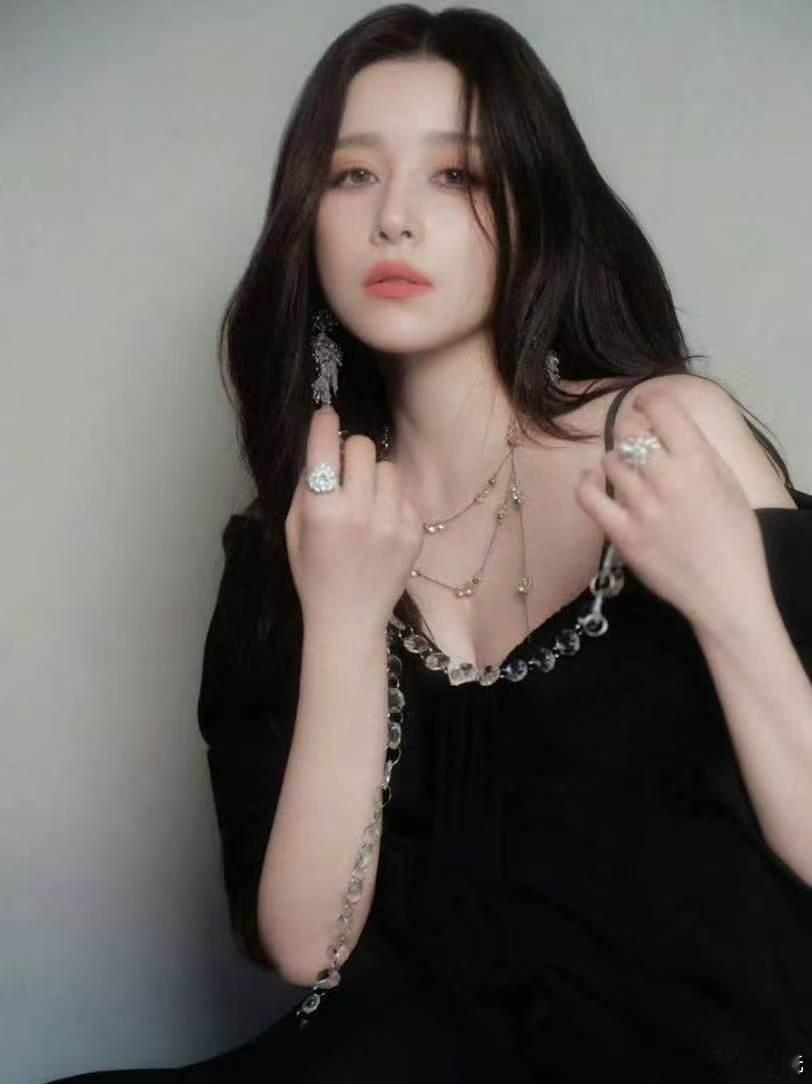 阚清子的眼睛哭到反光乘风2026阚清子泪眼闪闪，一路走来的经历，让她格外懂得离别