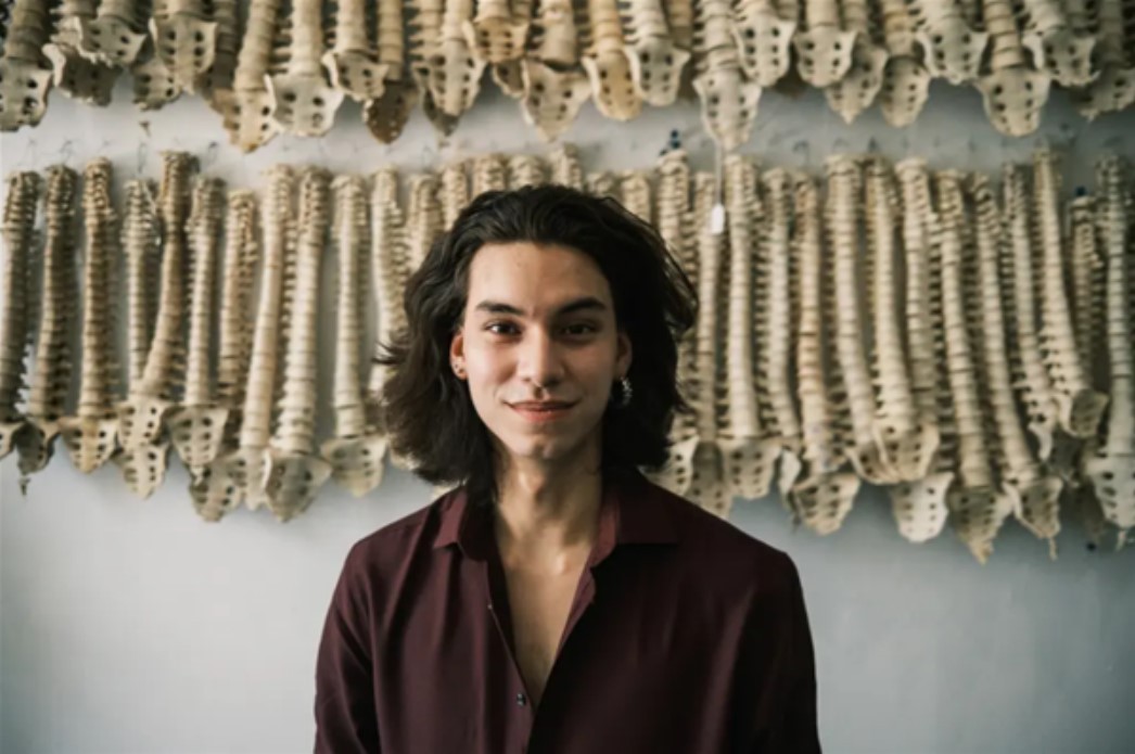 记录者 新华社2月7日消息，美国科罗拉多州一家殡仪馆的老板将189具腐烂的尸体藏