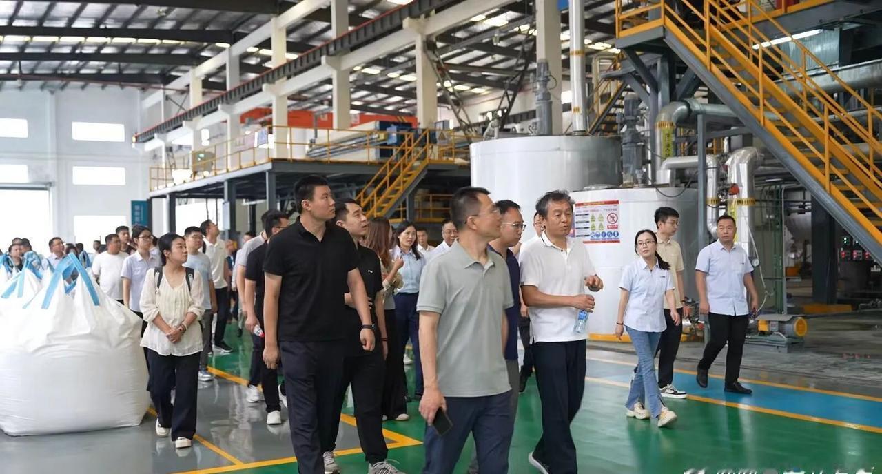 2026年首届铯铷产业发展论坛参会专家和客商代表在我县开展实地考察活动

9月4