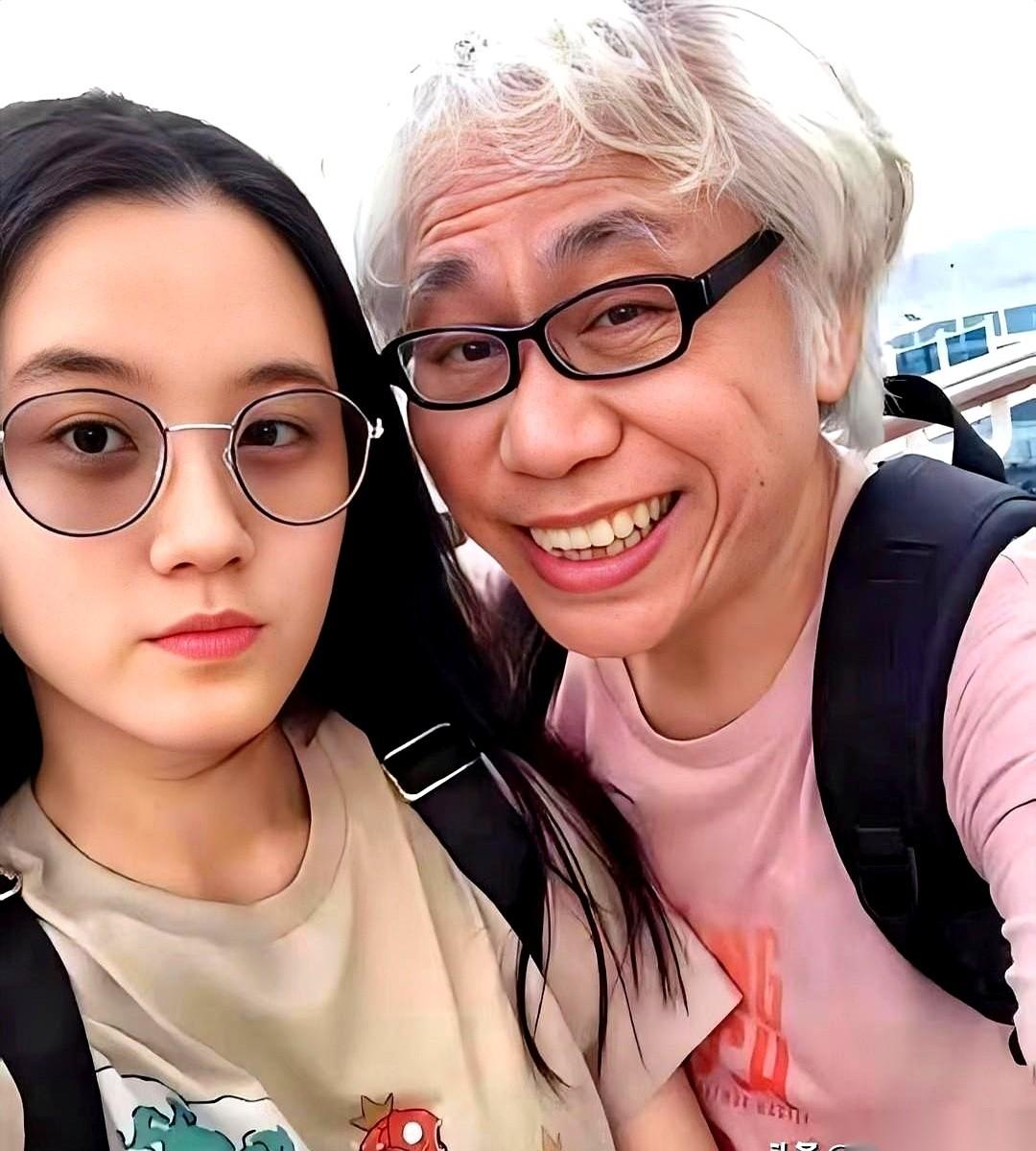 翻看最近的新闻报道，27岁林靖恩的生活轨迹，转折得毫无征兆。
李坤城留下的千万房