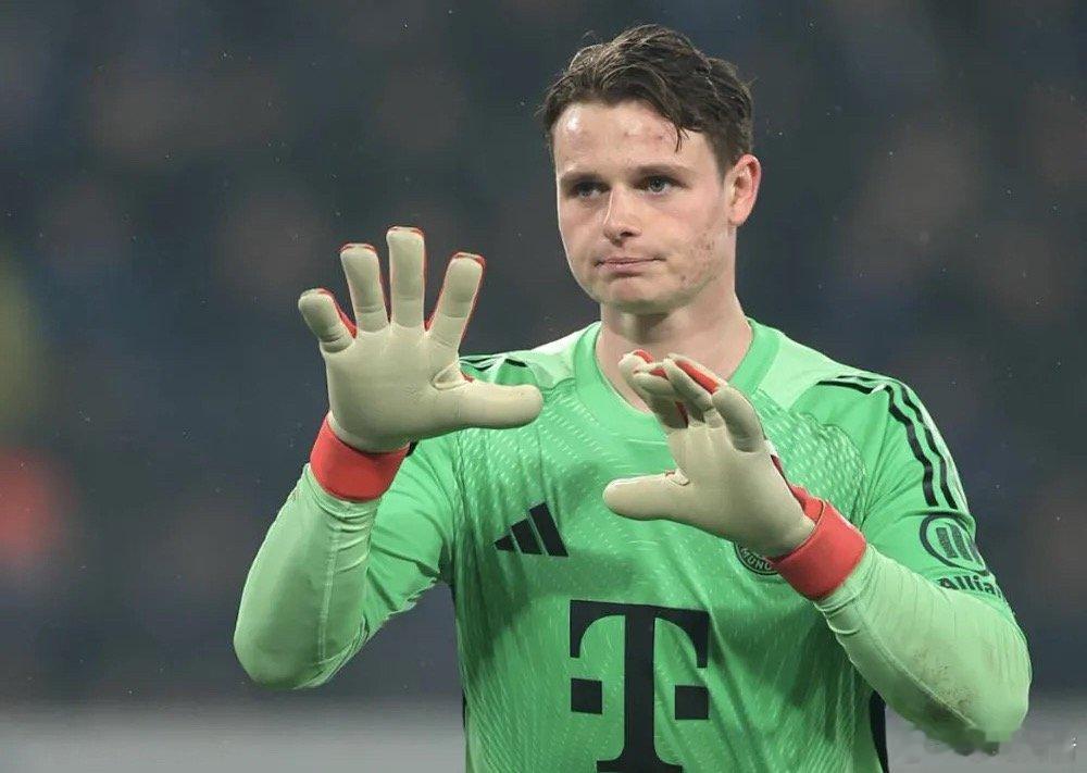 据德国天空体育记者Kerry Hau报道，拜仁门将乌尔比希已被获准复出，明天凌晨