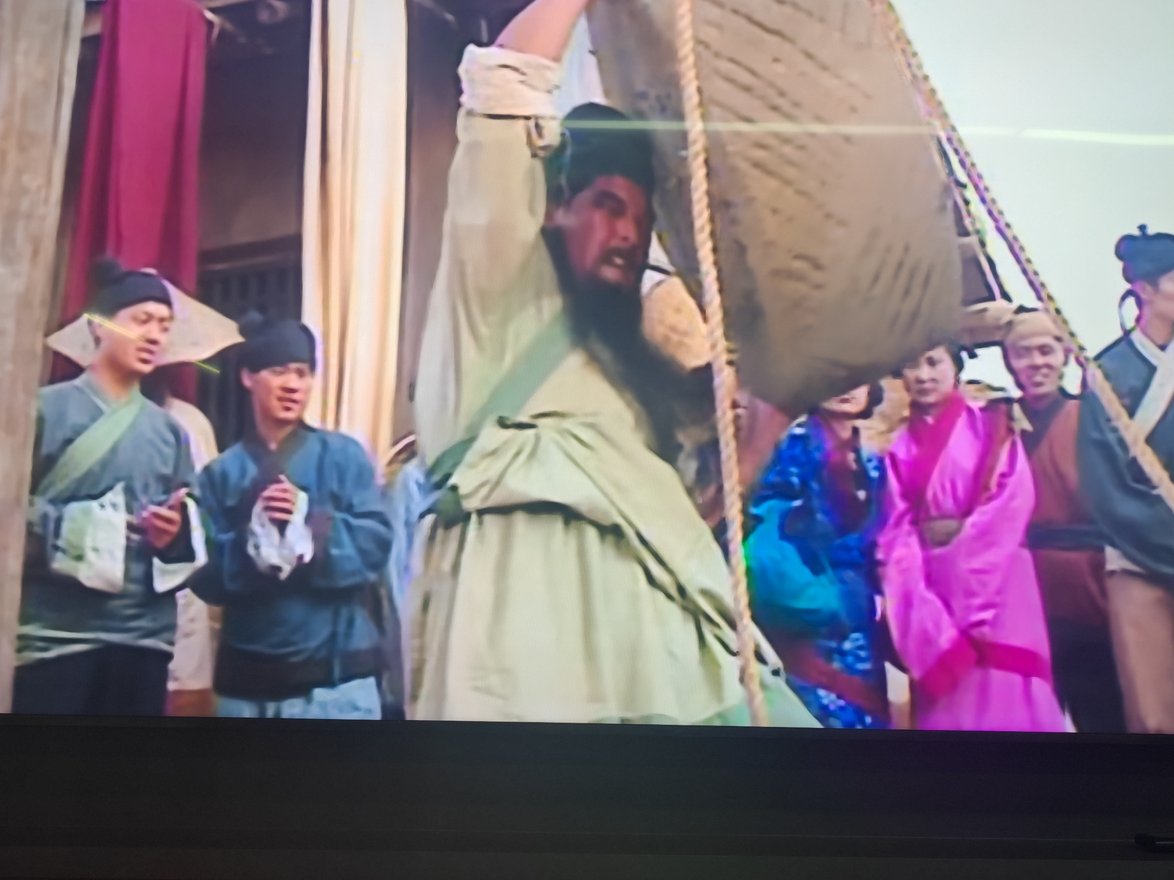 现在看《三国演义》老带着表情包滤镜 咋办[允悲] ​​​
