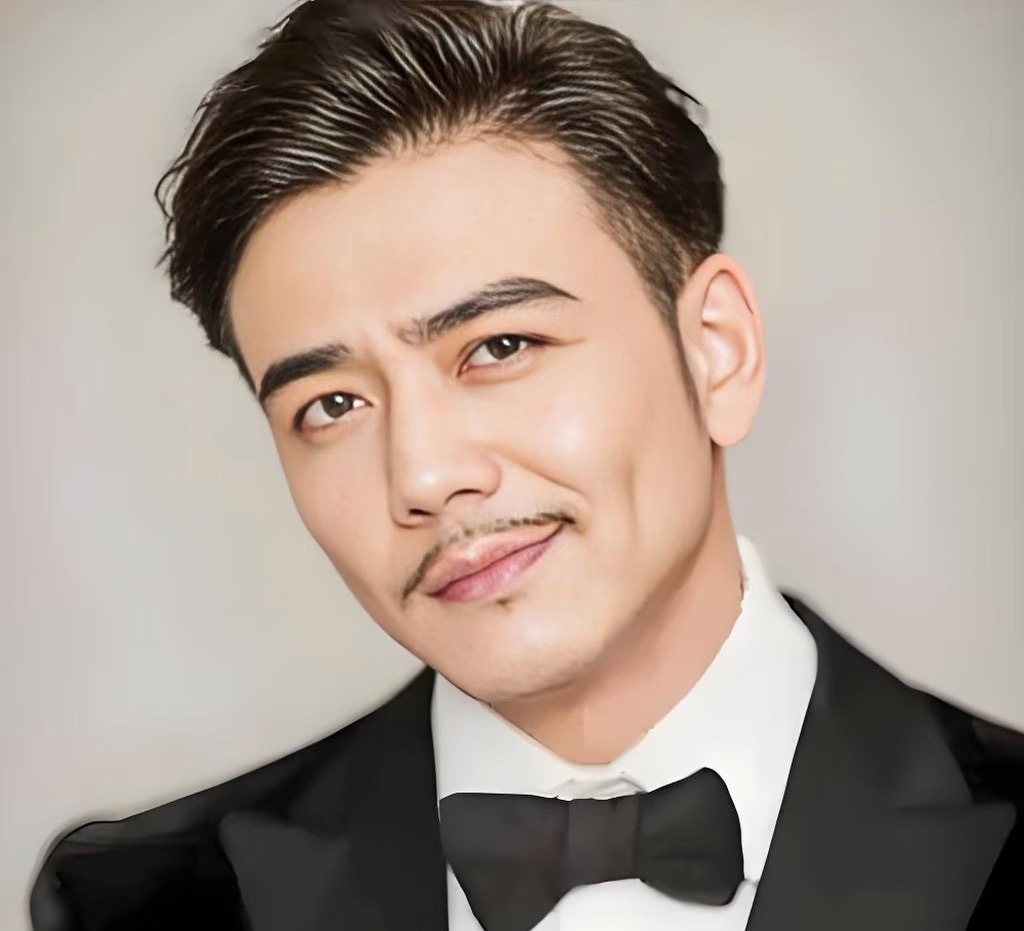 黄岩 宝宝你好像小包总，年纪轻轻的怎么就油了 
