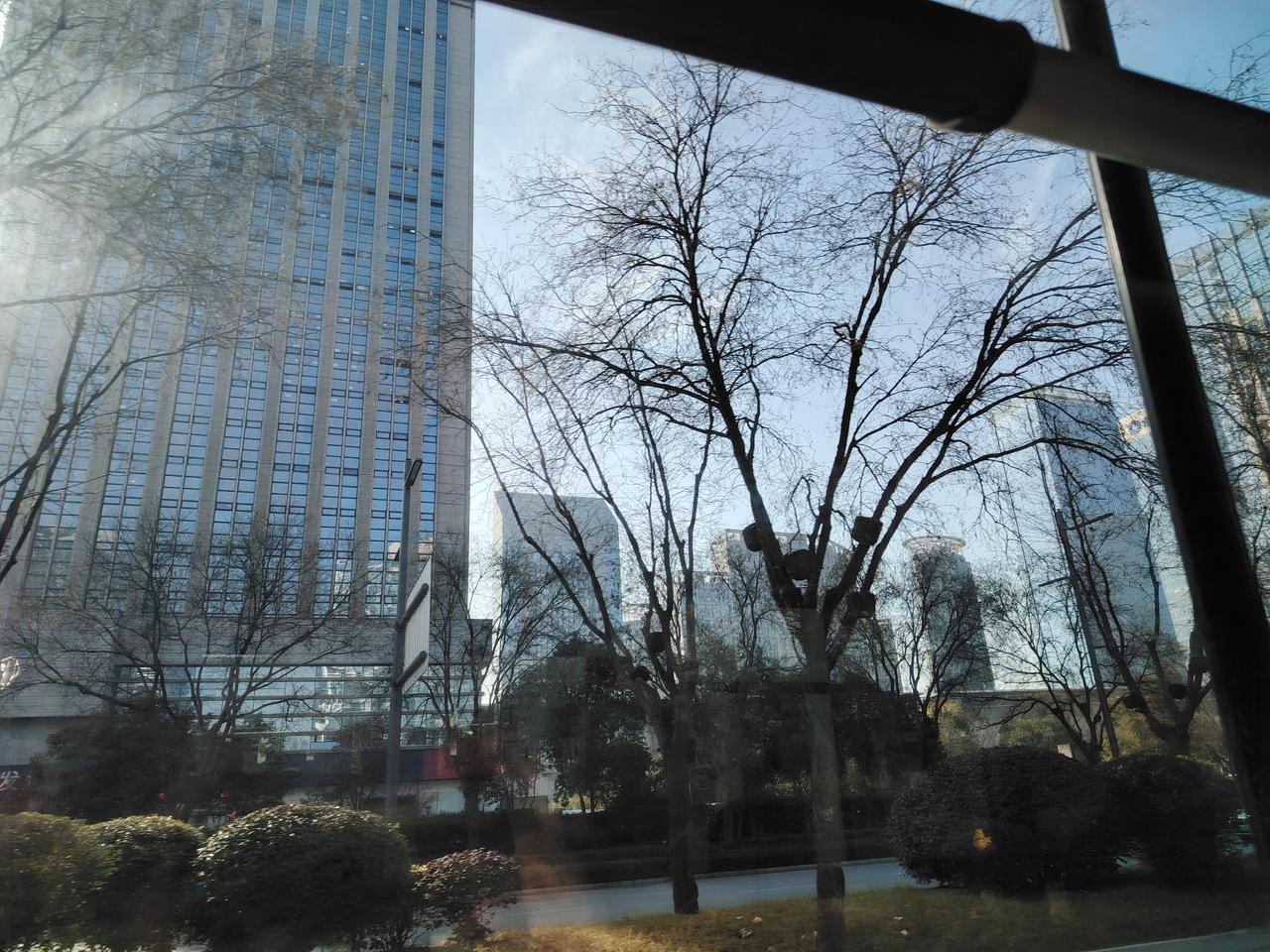 这不是退群与不退群的事情 ，我觉得这个家长群就没有必要建。我们那时候读书，因为没