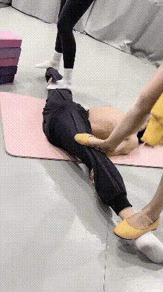 舞者，
其实很辛苦的。
你觉得你可以吗？