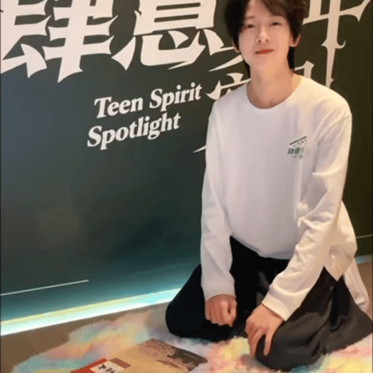 学疯了偶尔宕机的样子很可爱很接地气呀 