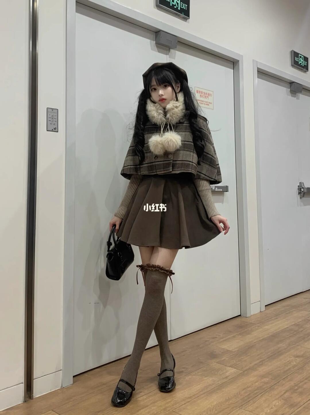 好爱毛茸茸的斗篷！好像小侦探🔍