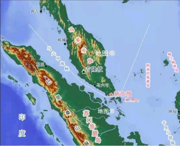 为何非洲的矿石、中东的油气，非得在新加坡卸货重装，不能直接运到我们的港口？就连东