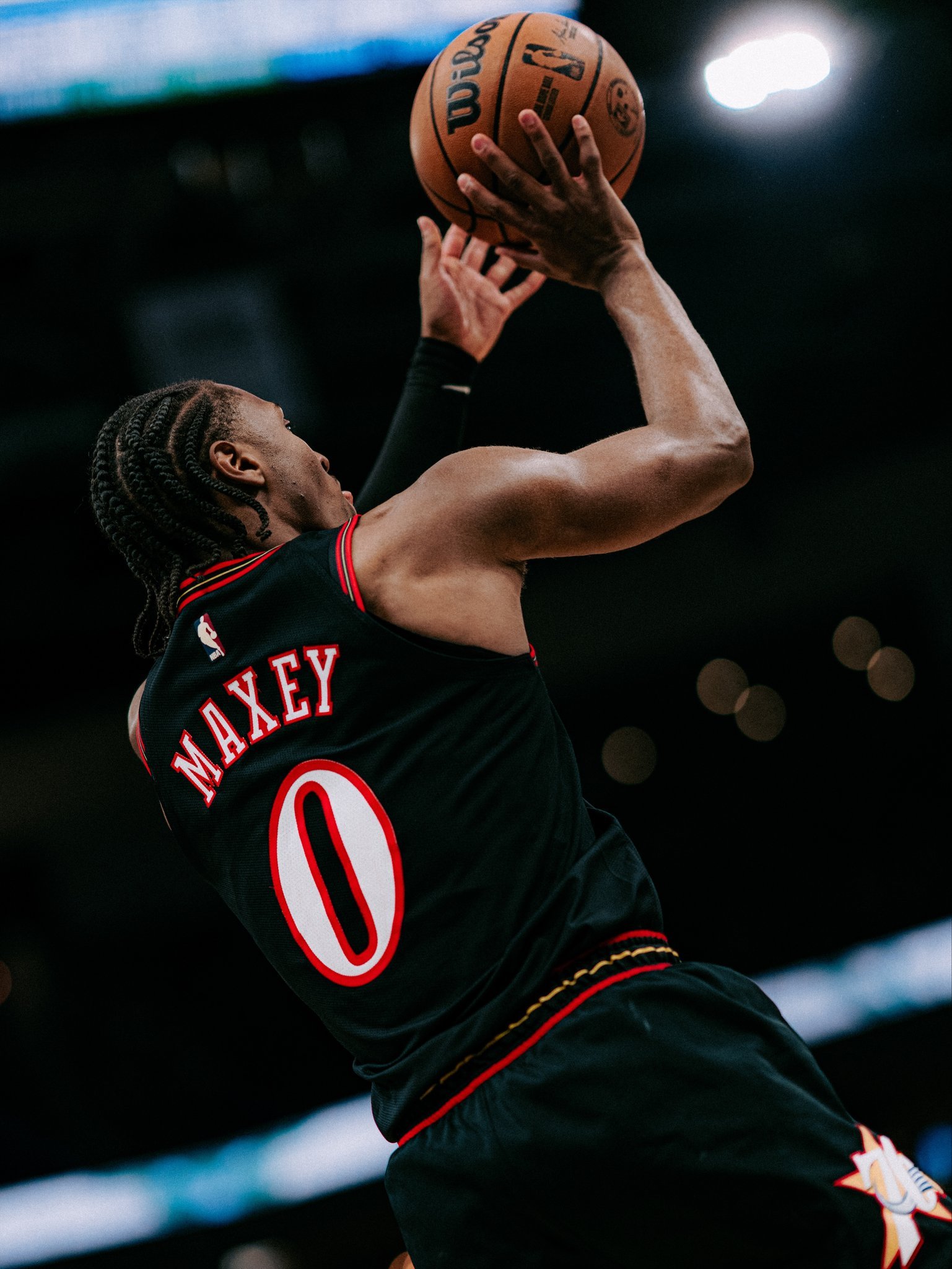 本赛季至今的马克西，太牛逼了！！！——场均出战40.7分钟，联盟第一——爆砍32