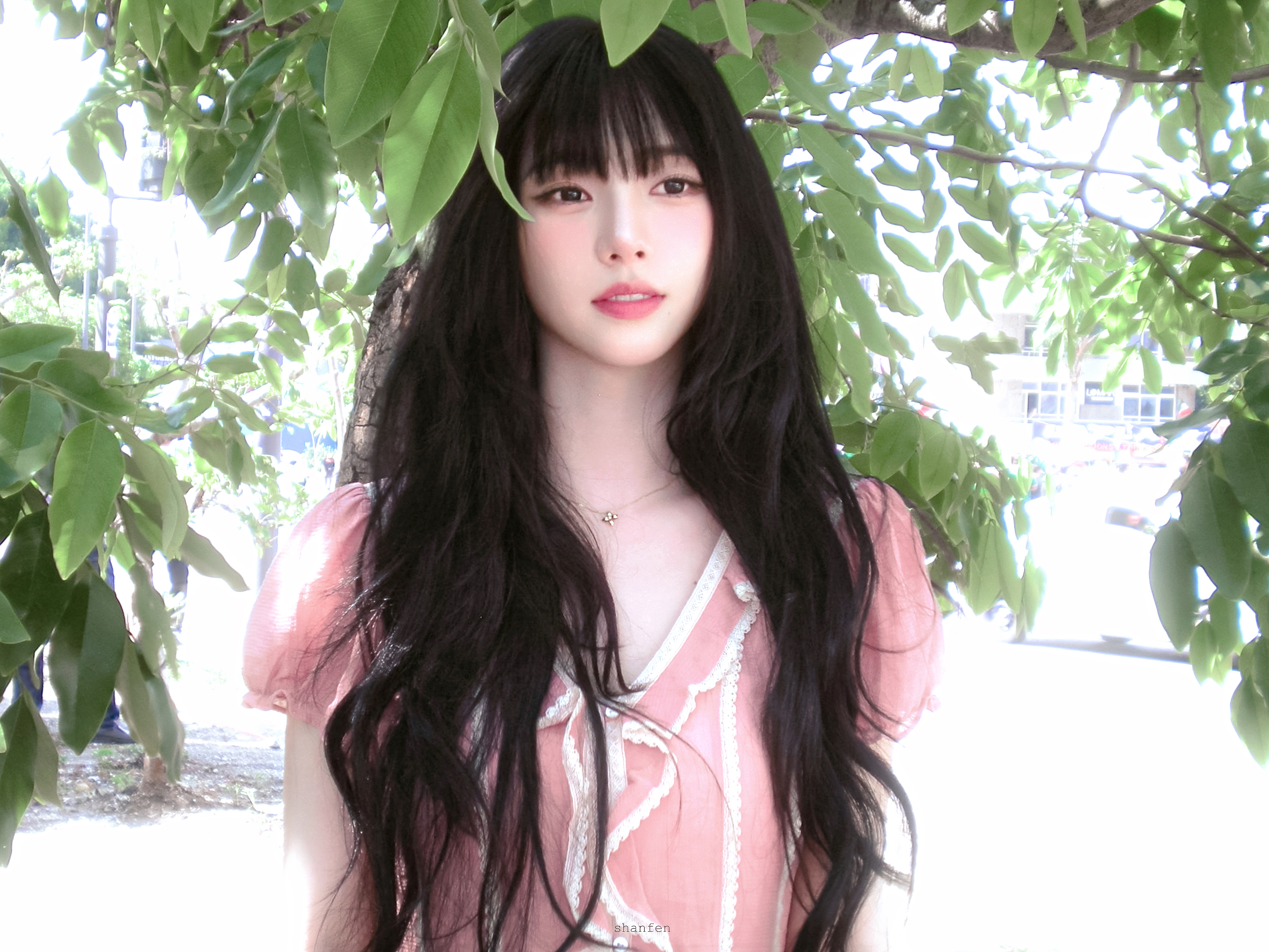 12：00要站在自己所喜欢的世界里，闪闪发光✨✨✨ 