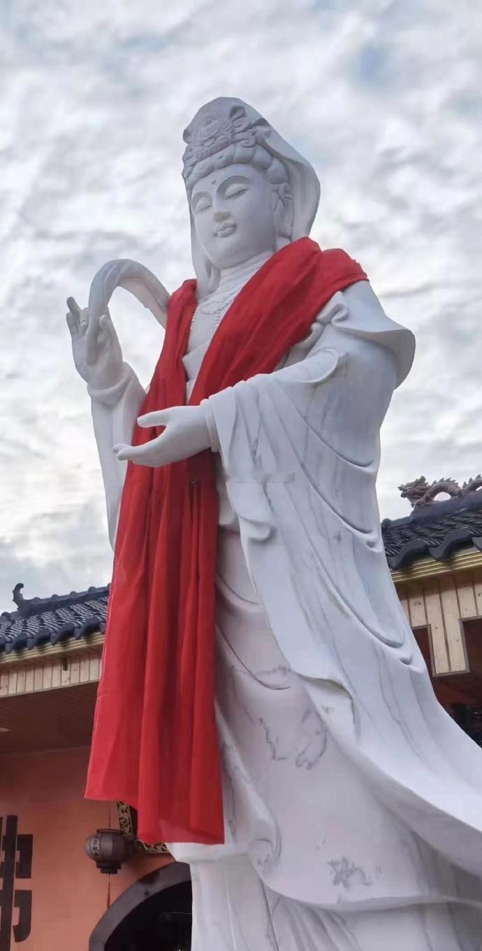今日六月初一 | 香期吉日 请多做功德、茹素、礼佛、忏悔、上香、供灯、放生，举手