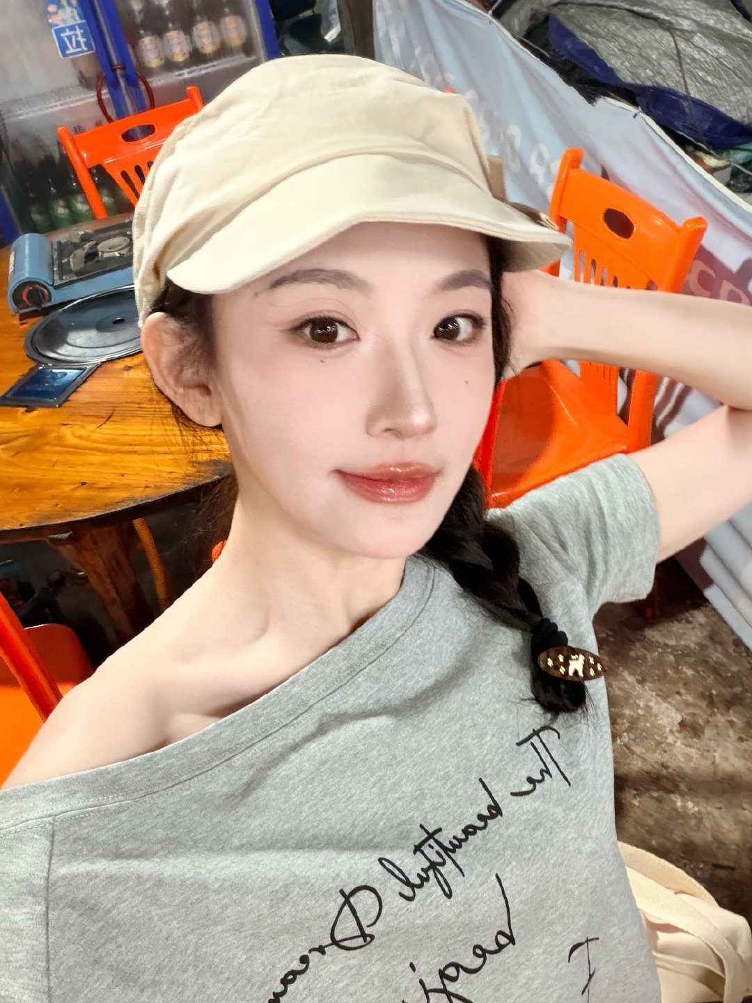 韩雨彤Hazel hyt韩雨彤 hyt二嫁上上签 “你是春日的入场券，盛夏的晚晴