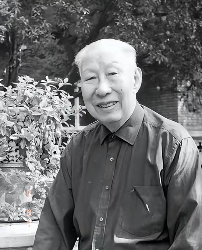 1943年，15个日本兵被八路军堵在窑洞里，他们拒不投降，没曾想八路军指战员曾美