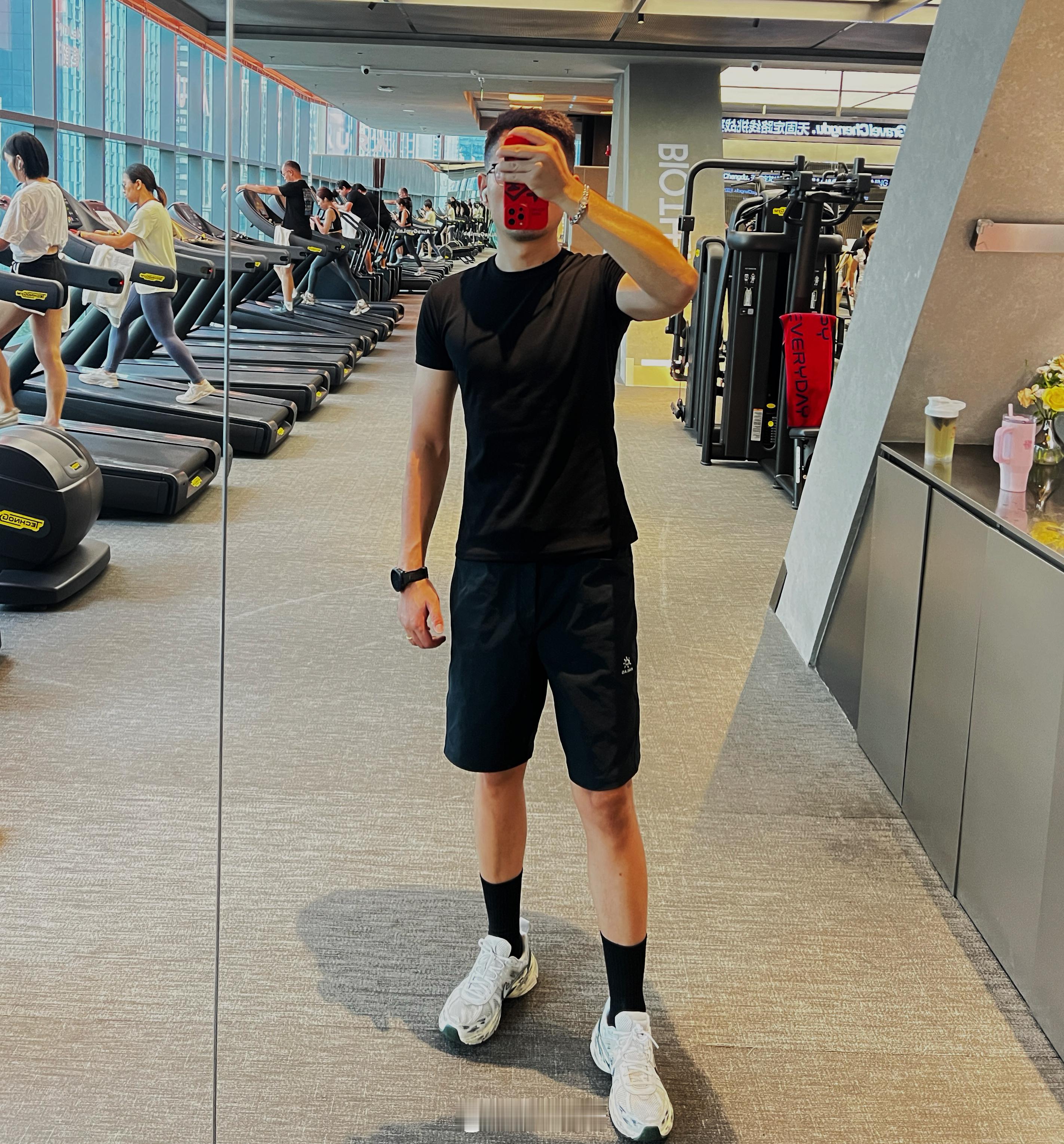 我们无法判断某个瞬间的价值，直到它变成回忆。5个月前我还是92公斤的胖子。现在的