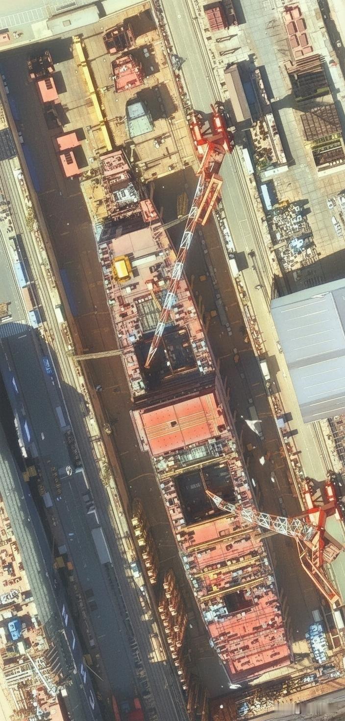 004这速度，比003快了不是一点点，预计2027年就能下水
12万吨级的航母，