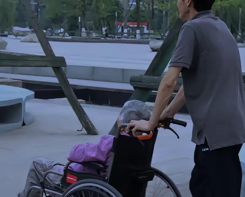 贵州男子患病，母亲姐姐逼妻子卖房救命，房卖后却把妻儿赶出门，妻子心寒提离婚
 
