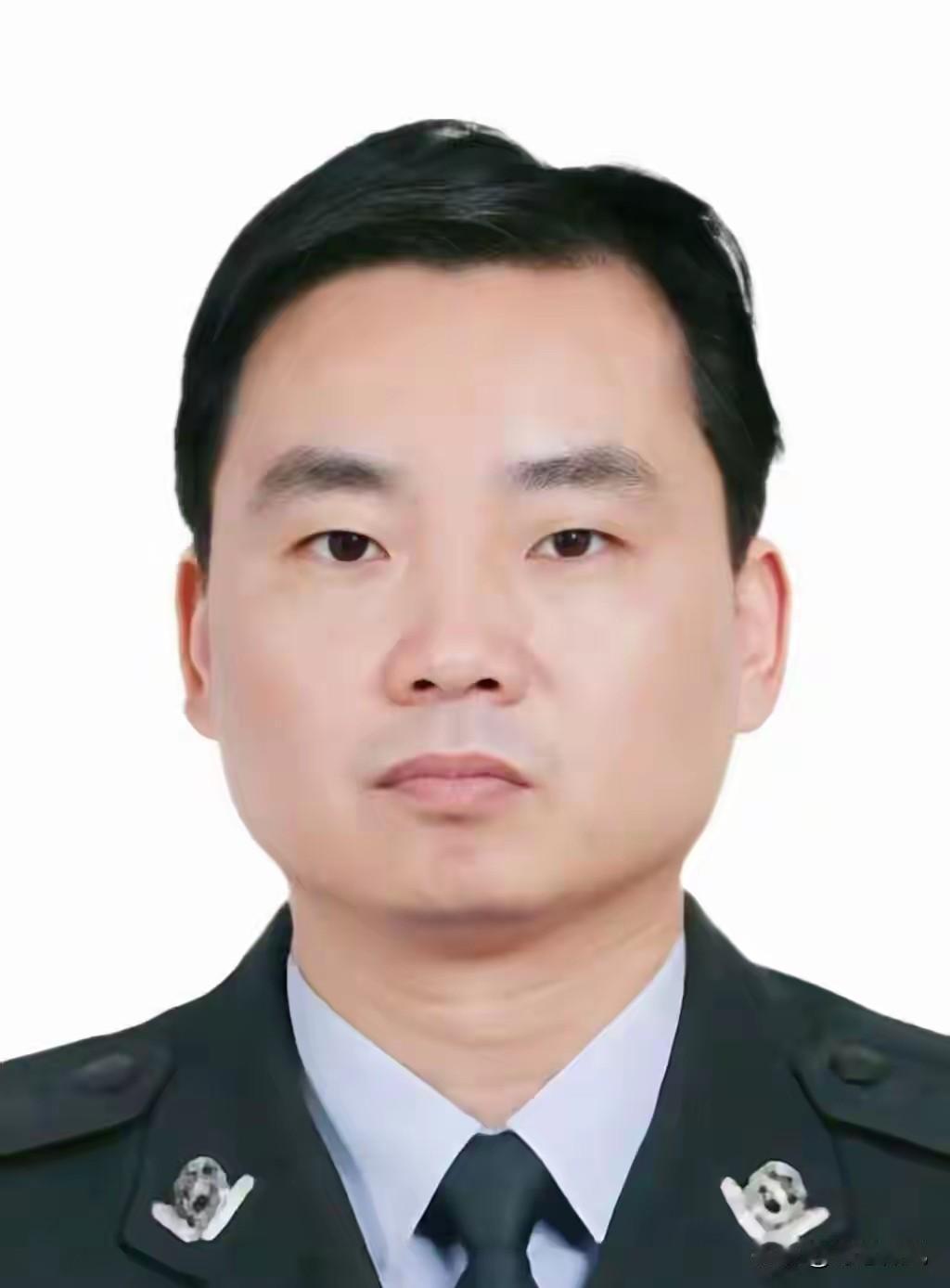 痛悼！58岁民警何同原暴雨处警因公殉职
 
痛悼！经全力抢救无效，何同原不幸离世
