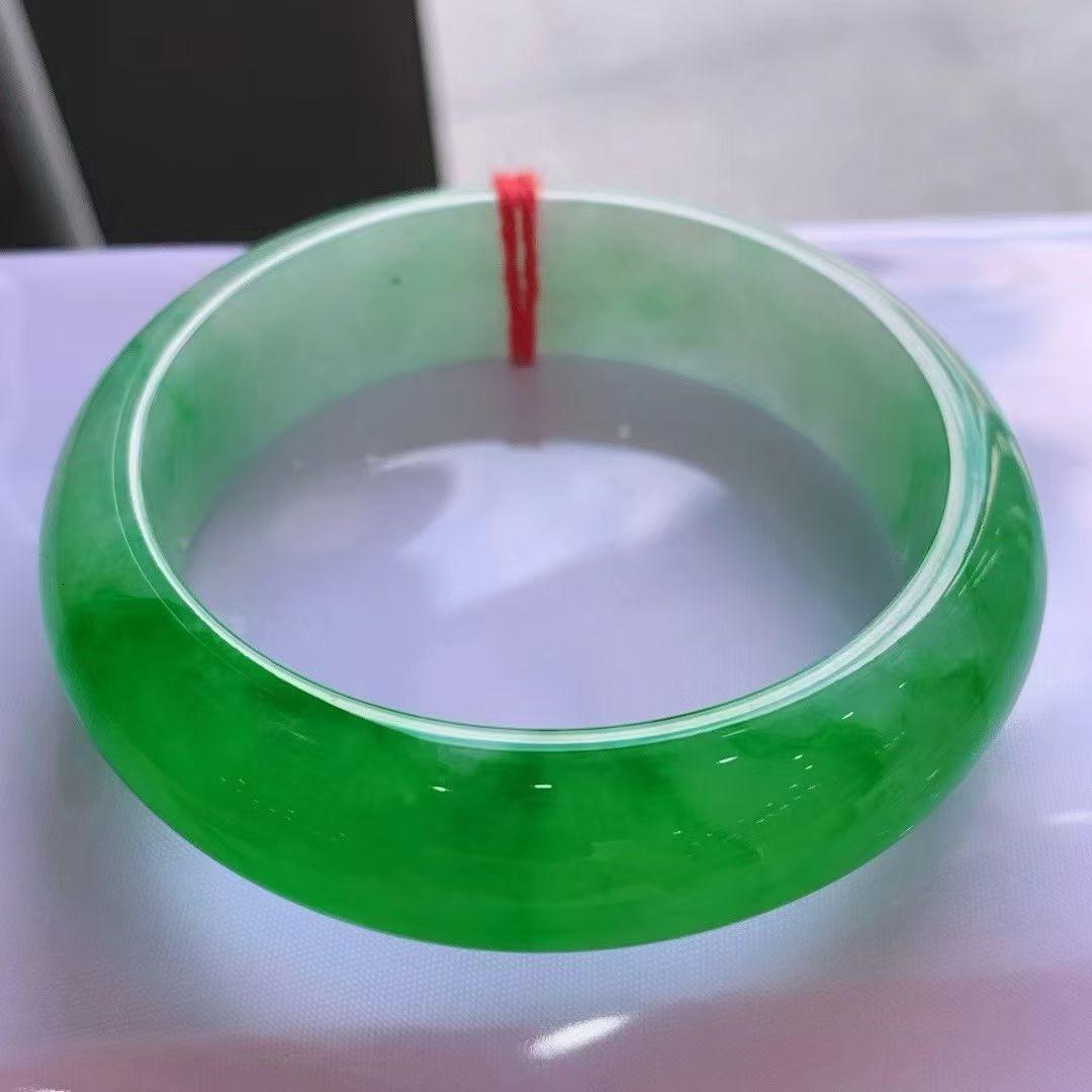 辣绿正圈手镯，色辣起胶，完美小七价，圈口55.5*16*8.5mm