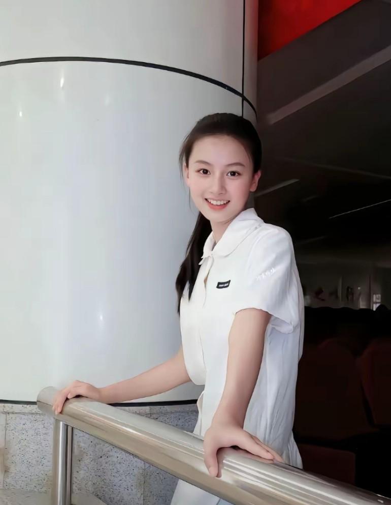 说实话
如果你突然有500万
你会拿出 50 万买个车
用来撑面子吗
还是低调点