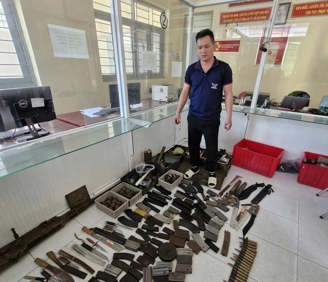 胡志明市警方收缴了“大量”证据，包括：3支枪（军用武器）、92个弹匣和数百枚各类