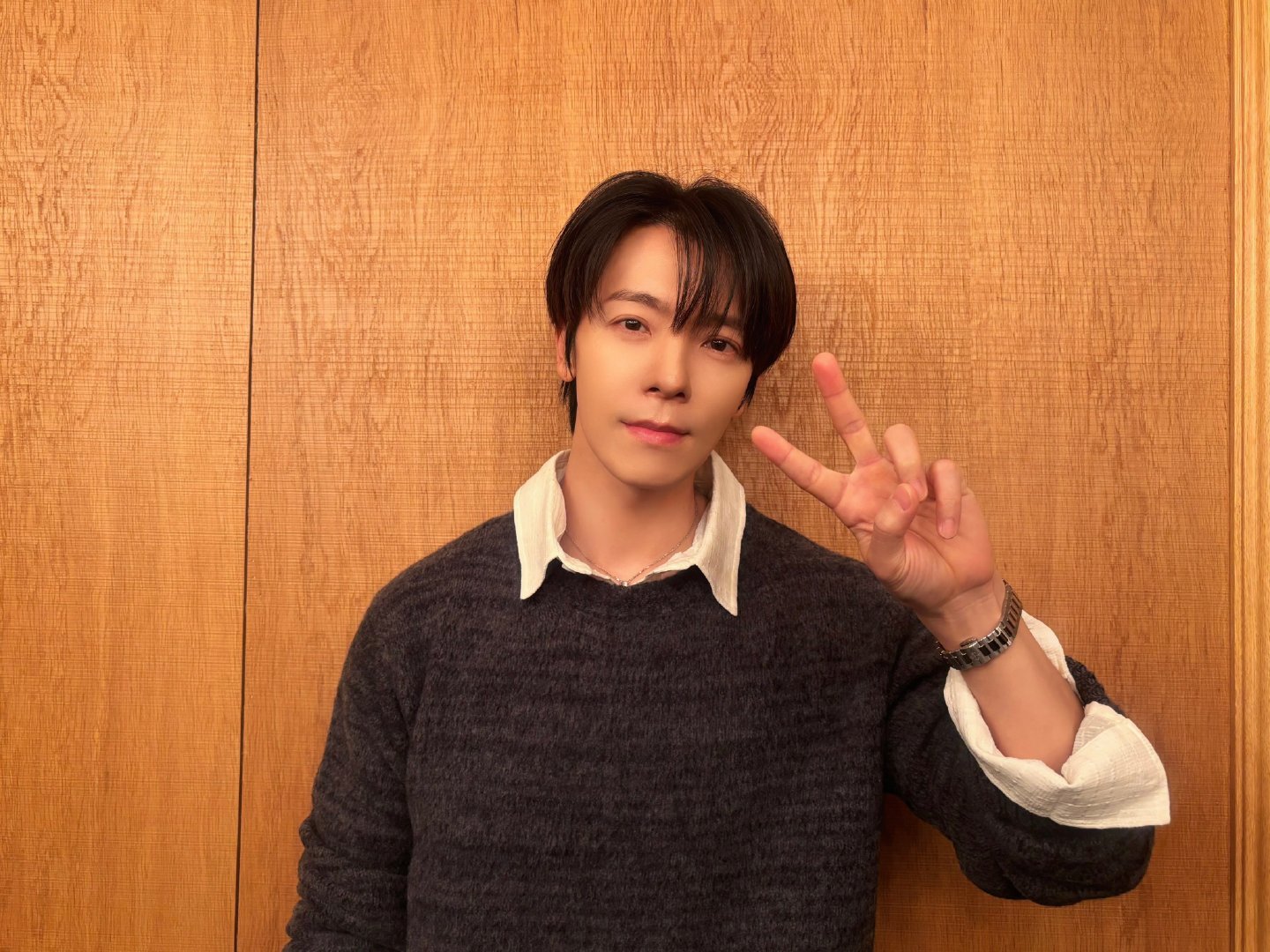 “CB百蓝_。260418 D&E official更新李东海 相关：[📸]D