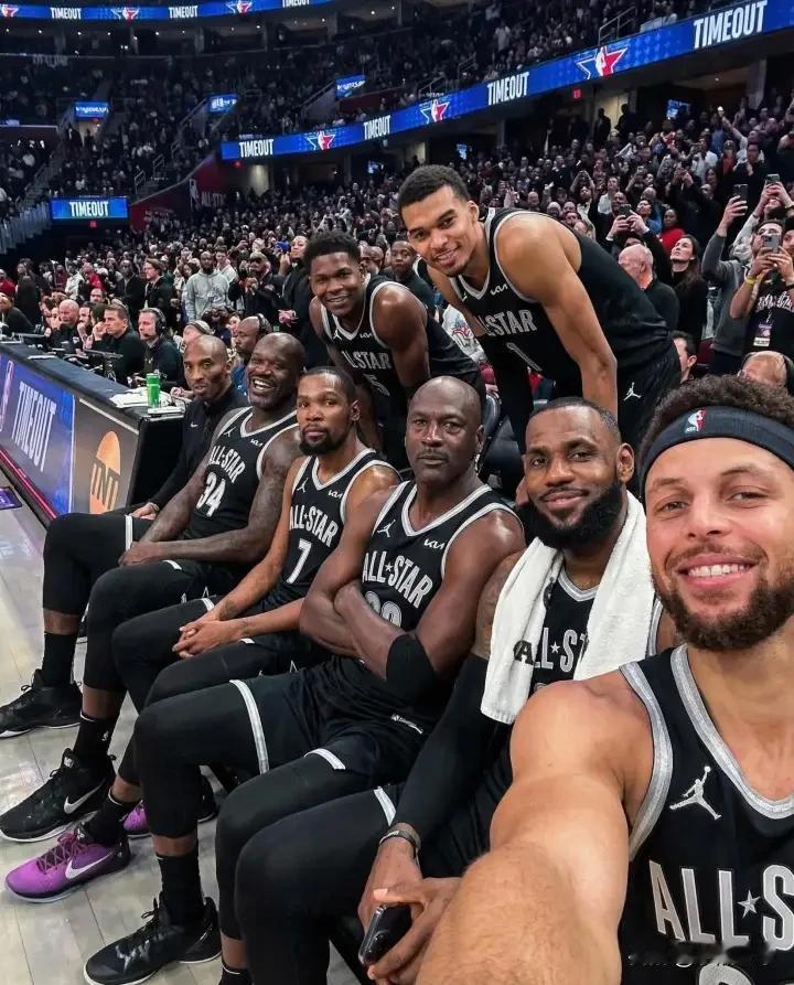 超巨只是入场券！这张美媒AI合照中：谁不该出现在图里？