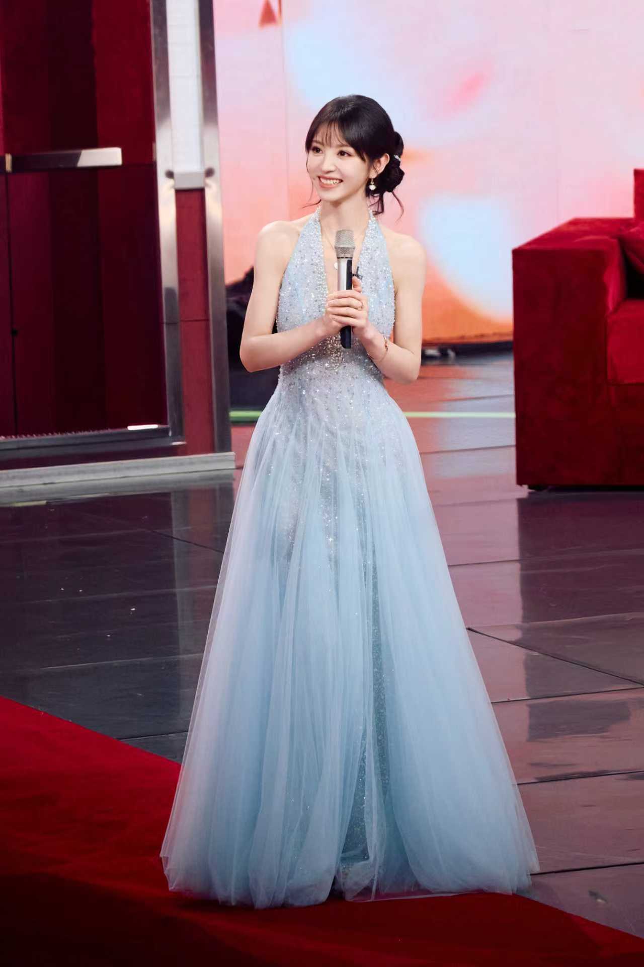 田曦薇 想看吃播的扣1田曦薇 在复制粘贴的时代，你是手写的诗