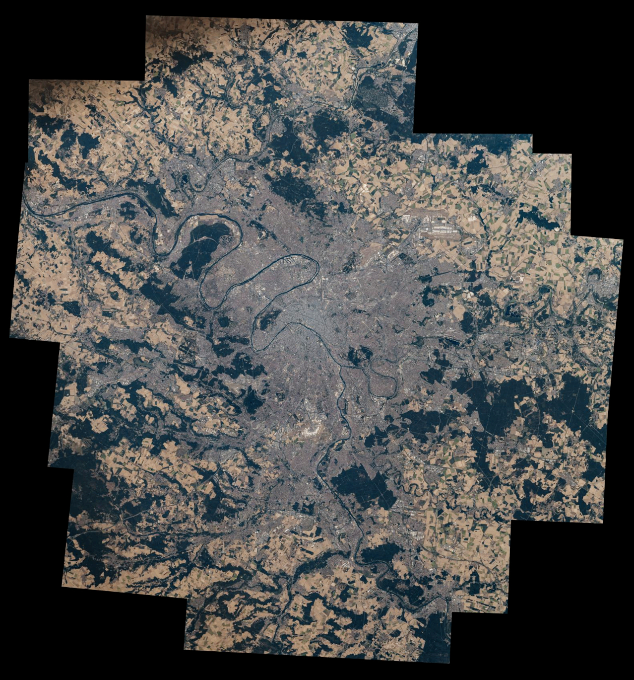 从太空看地球：这是哪座城市？这条河流是什么河？ 从国际空间站拍摄。提示：欧洲。 