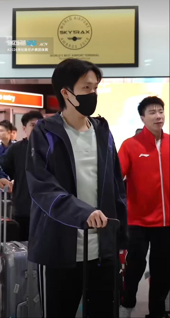 出征这一身真的好配完全情侣装🥰网页链接