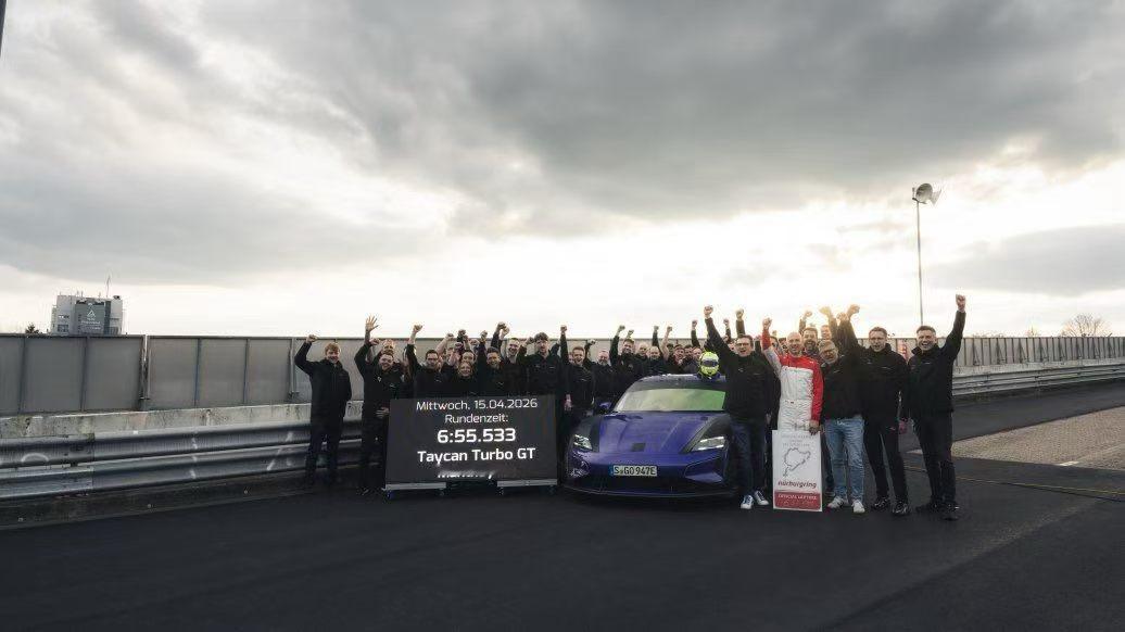 保时捷Taycan Turbo GT夺回“纽北最速量产电动车”称号，圈速成绩6分