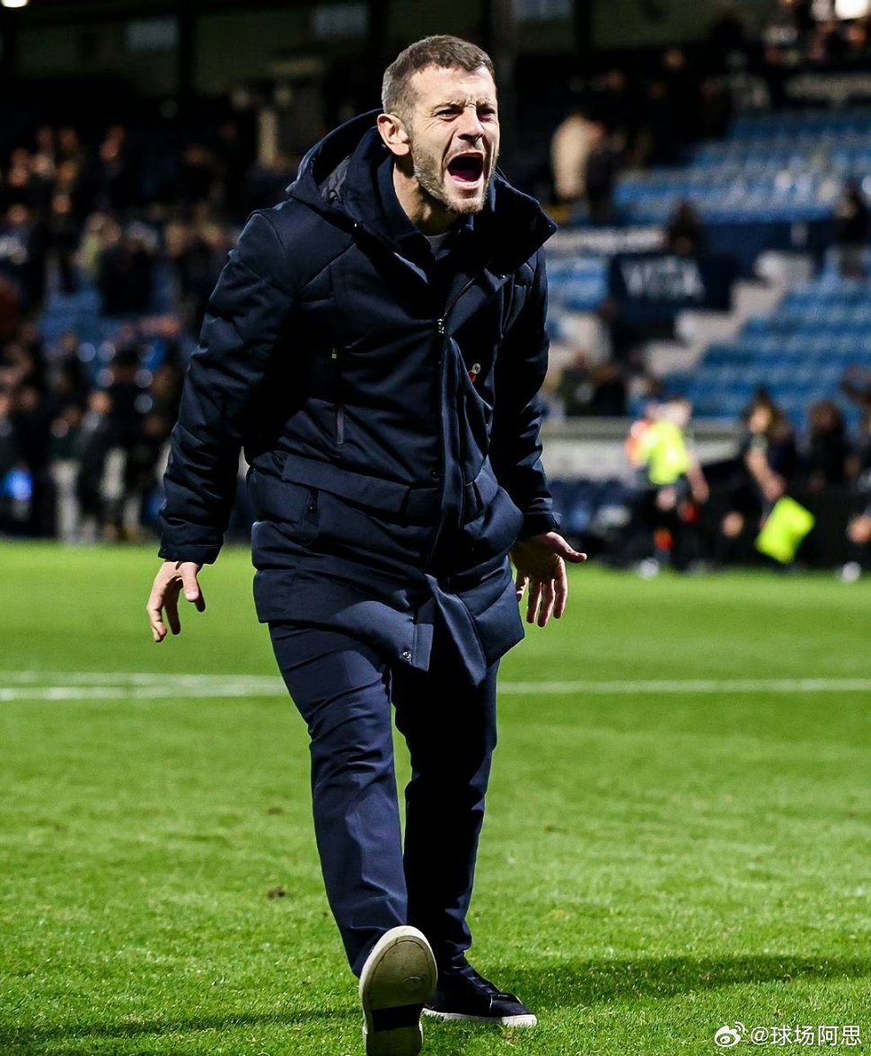 【威尔希尔带队四连胜】33岁前阿森纳中场威尔希尔，10月13日正式成为英甲球队卢