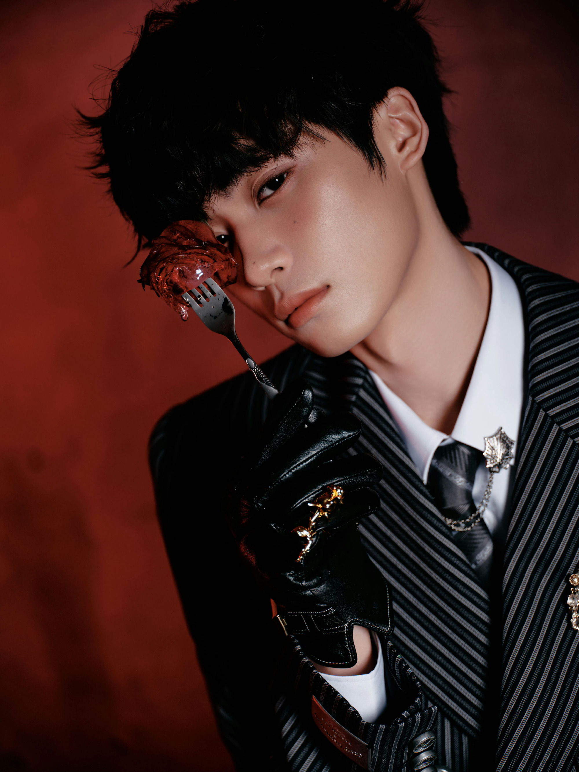 梓渝极速小鱼 “神明赋予万物至生命，你赋予我深情而浪漫的爱意”"𝑻𝒉𝒆 ?