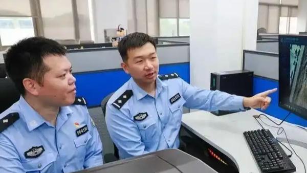 上海网警出手！无人机“刷机”者被刑拘，27次破解赚2万
 
上海网警近期侦破一起