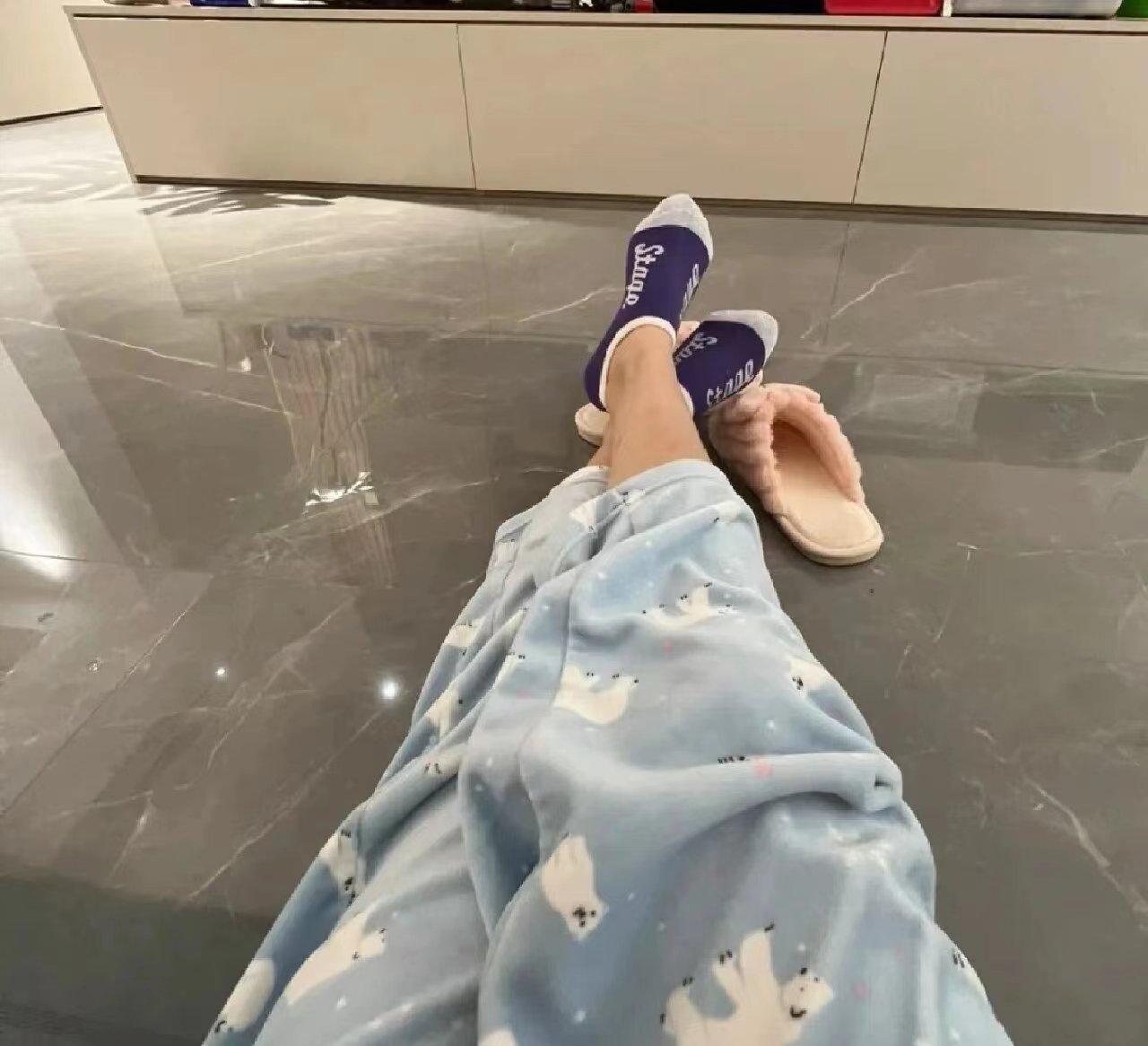 🏠地暖VS暖气片，别再傻傻分不清！选对才是硬道理！
冬日的寒意袭来，家里的暖气