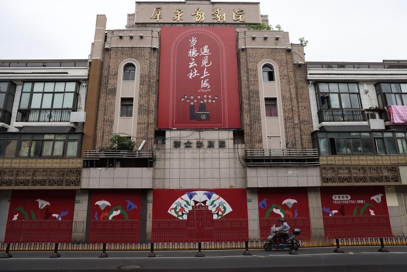 德云社连炸三天！上海售空、成都炒至7千，流量与争议齐飞
 
德云社三月连开双城新