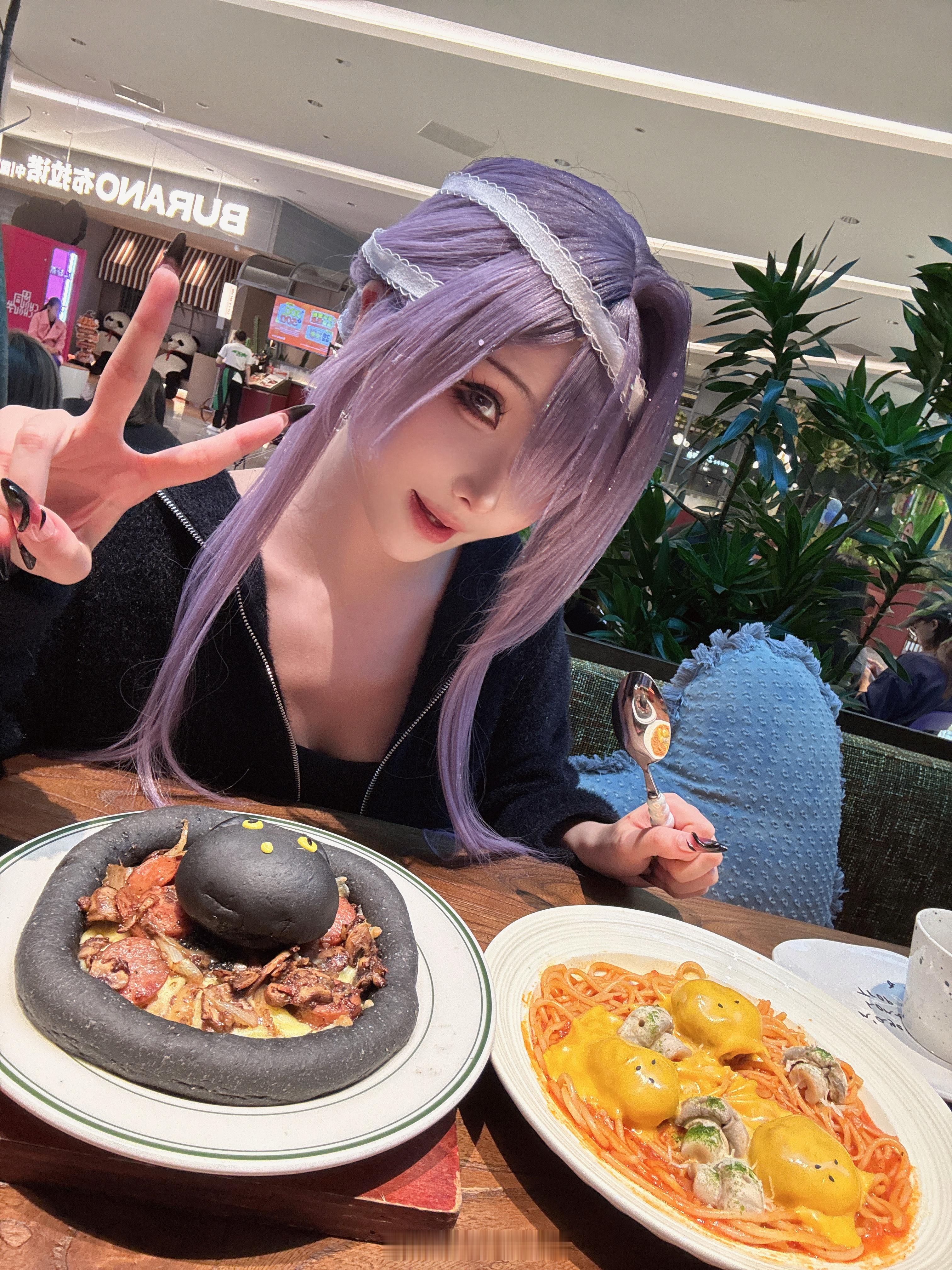 🎃万圣节快乐！！！🎃（万圣节的好处就是拍完可以直接奇装异服去炫饭） ​​​