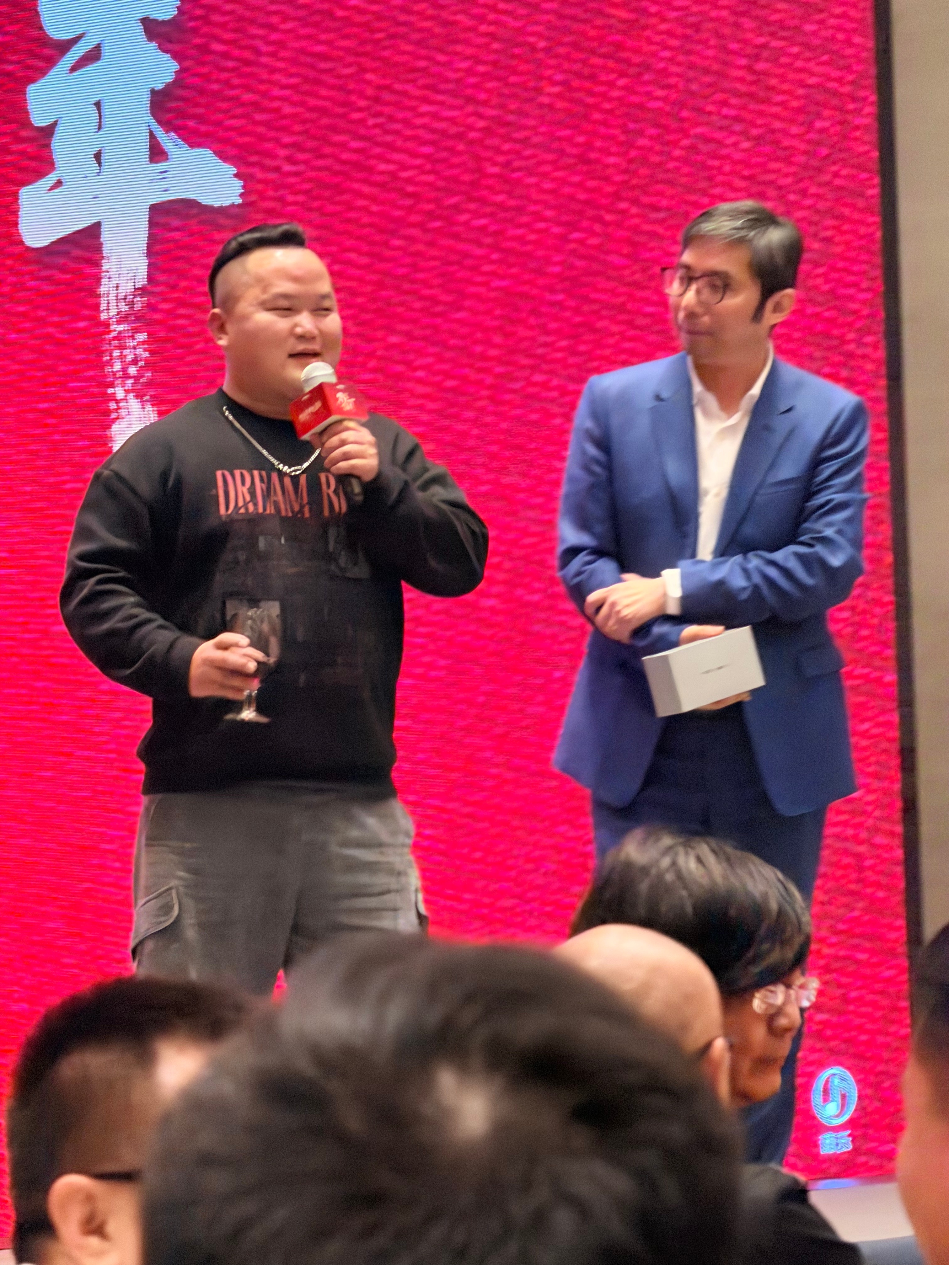 兄弟们，好消息，借你们吉言，中了一台手机，下午说我要是中奖了，给大家安排抽奖吧，