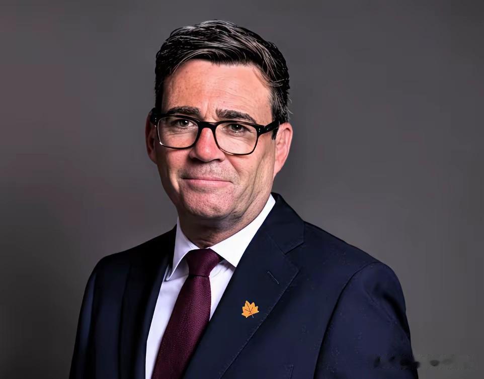 英国新首相伯纳姆刚上台就喊话泽连斯基，他不应该忙着组建内阁稳定班子成员吗？他不应