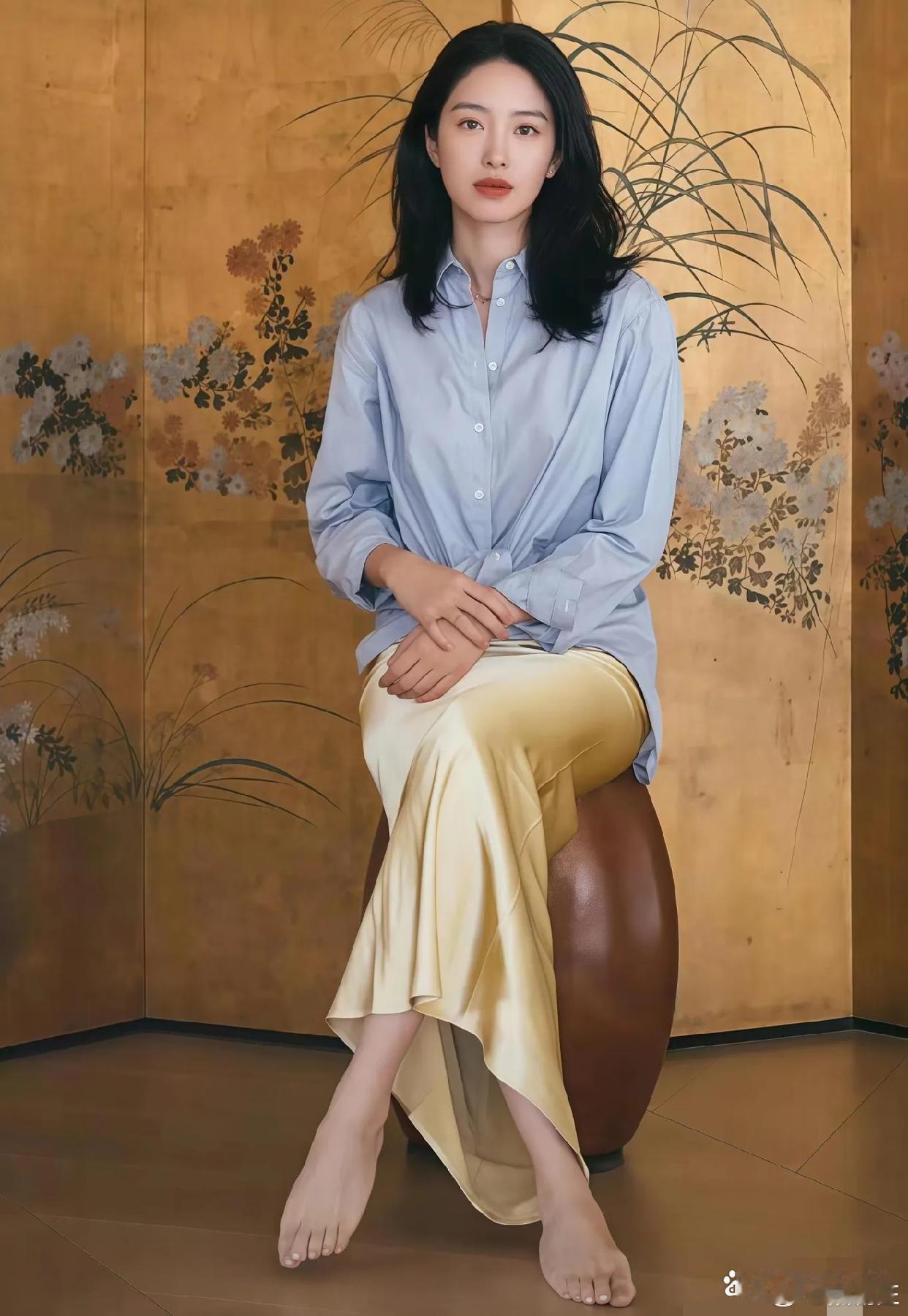 杨采钰～裙子真丝滑 