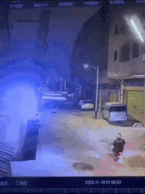 这个视频我看了很多，
双方在错误的时间，错误的地点，幸运的遇到了一起。