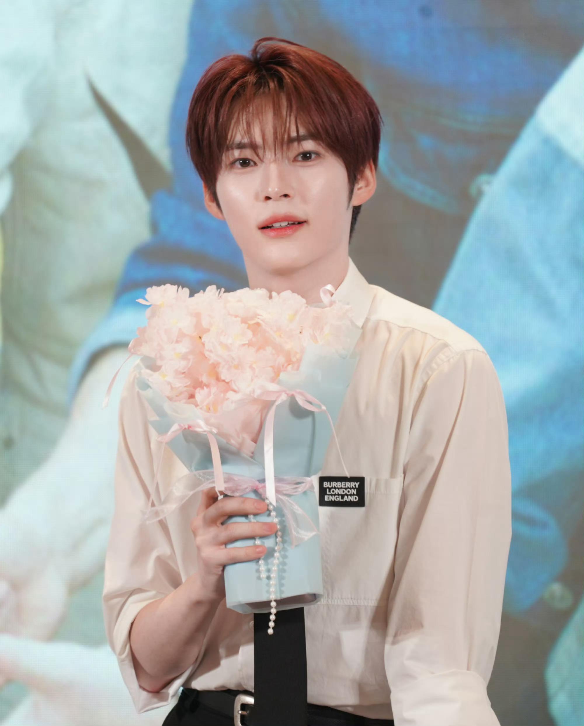 成韩彬只期待成韩彬 