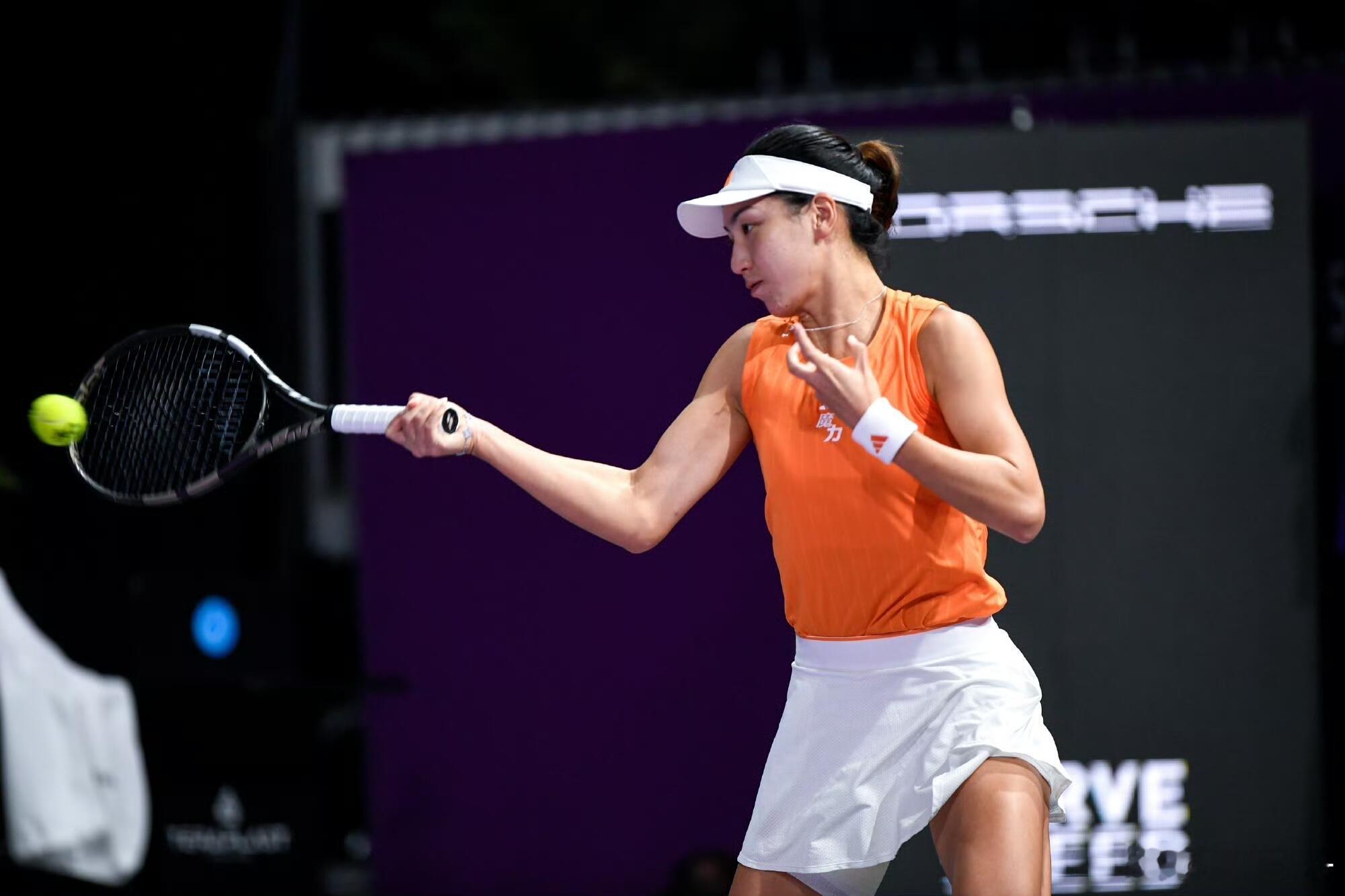 王欣瑜红土赛季开门红WTA250鲁昂站资格赛首轮，世界第32的王欣瑜因错过报名从