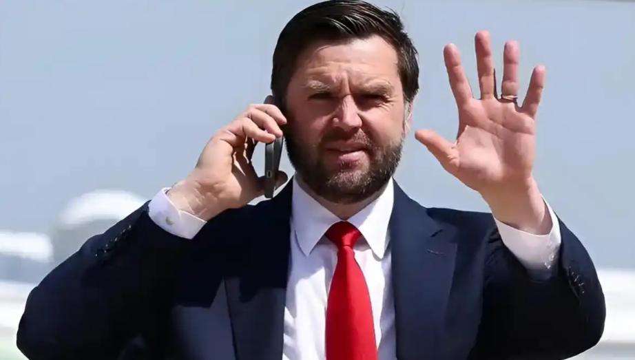 特朗普的副总统万斯算是不装了！一句话把底牌亮了出来：大陆要是收台，美国就得经济萧