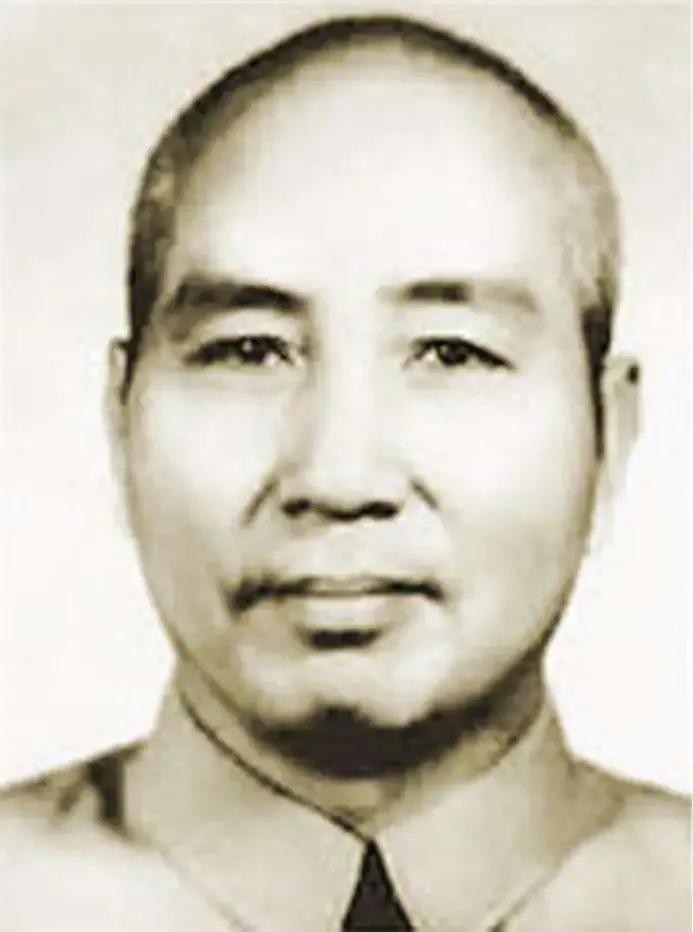1934年，地下党员王同兴家里来了两个陌生人，他们说着接头暗号，邀请王同兴去开会