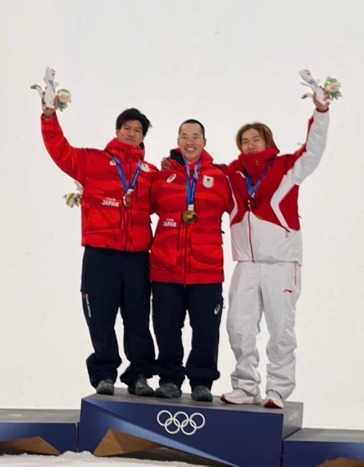 苏翊鸣遗憾决赛未展现更难的动作纵使决赛留有遗憾，没能完成心中更高难度的动作，可苏