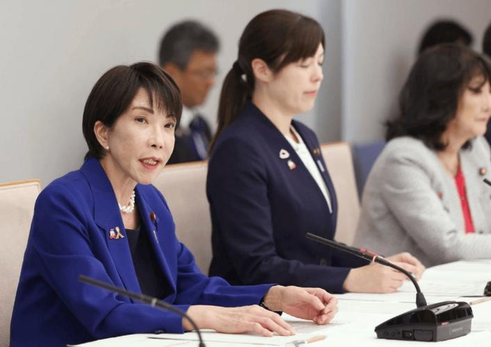 谁能想到接连两天，日本就连着干了两件让国际都震惊的事：解禁杀伤性武器出口，首相高