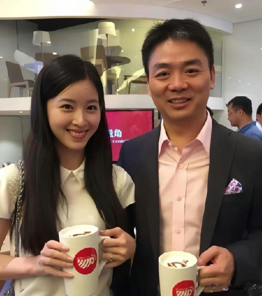 其实章泽天的员工不可能不知道怎么把博客的内容做火爆，只要他们建议章泽天谈谈自己为