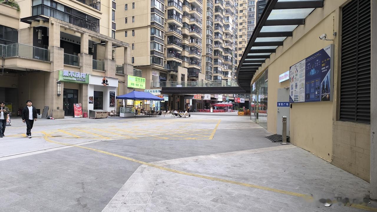 我想好了！
等到2025年最后一天，
管它是不是周末，
我说什么也不上班了，
必